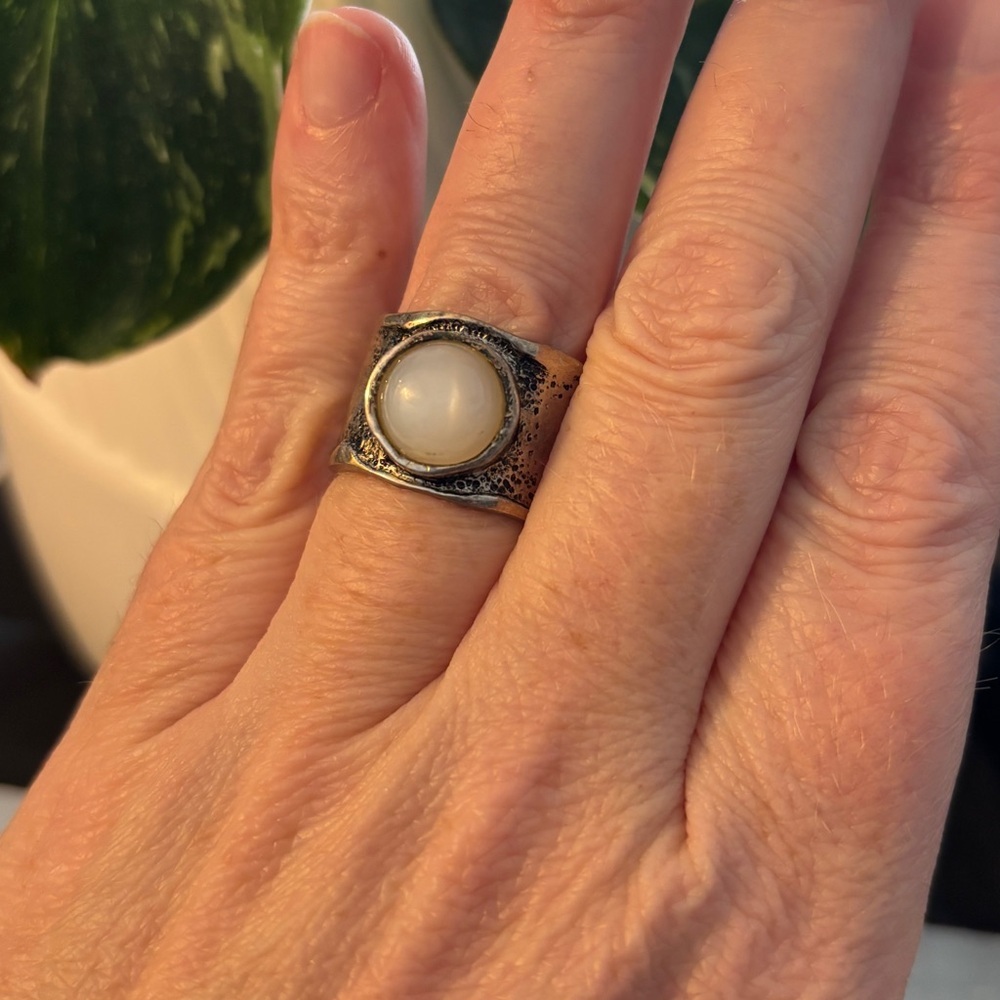 Vintage Sterling Silver Wide Band Ring with Milky Opalite Cabochon - Picture 2 of 4